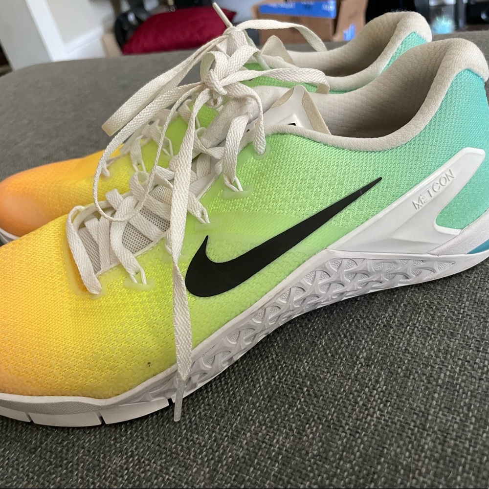 Nike Metcon Easter egg color way. Mens 8.5, Womens 10